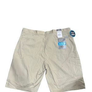 Dickies Rare cooling temp Hybrid Utility Shorts beige Brand New with Tags NWT